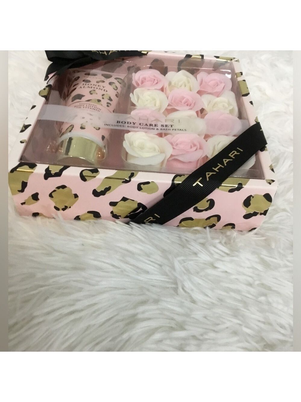 Tahari Body Care Set Body Lotion & soap bath petals Honey Almond - Picture 4 of 7